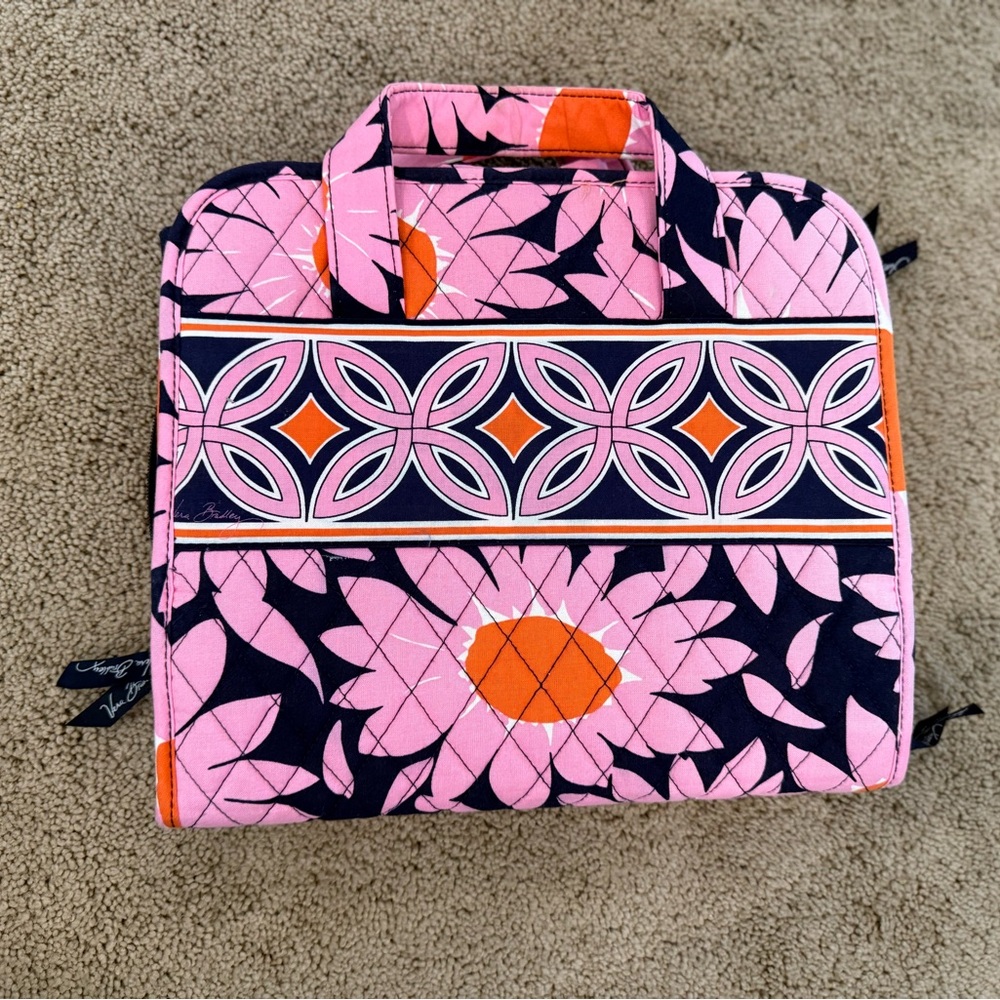 Vera Bradley Loves Me…Breast cancer pattern.travel,organizer hanging bag Quilted
